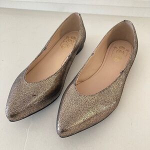 NWOT Dora Anthropologie Bea Mary Jane Gold Sparkly Pointed Toe Flats Sz 38